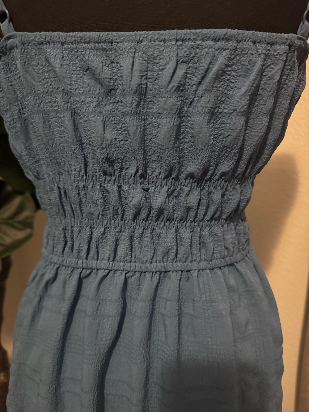 June & Hudson Blue Textured Smocked Midi Dress Size S - Picture 4 of 6